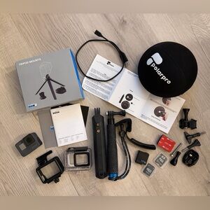 GoPro Hero 5 Black + Accessories
